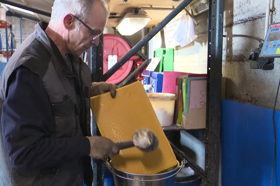 France 3 Regions – Shoe polish, a successful luxury product: this company showcases French craftsmanship.